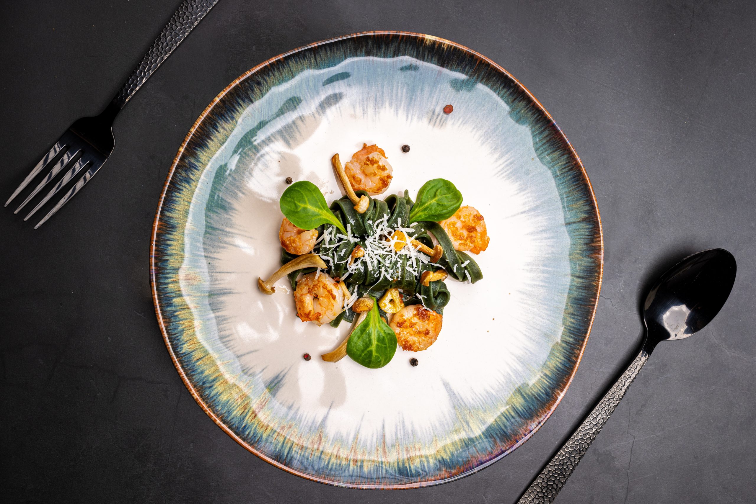 FunghiBrasil® Massa de espinafre com shimeji e camarão