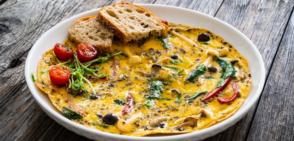 Omelete de Cogumelos com Espinafre e Pimentão