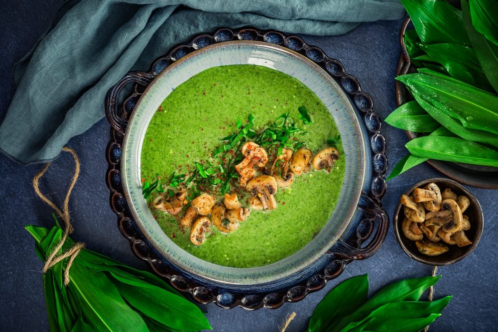 Creme Verde com Cogumelos Salteados